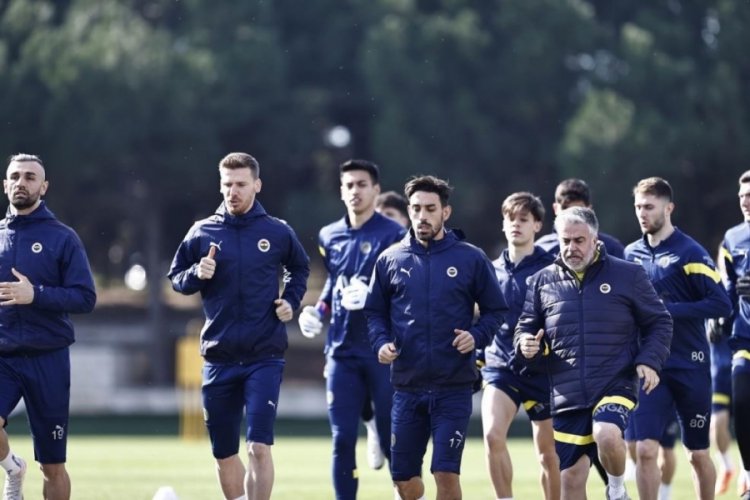 Fenerbah&ccedil;e, Konyaspor ma&ccedil;ı hazırlıklarını s&uuml;rd&uuml;rd&uuml;