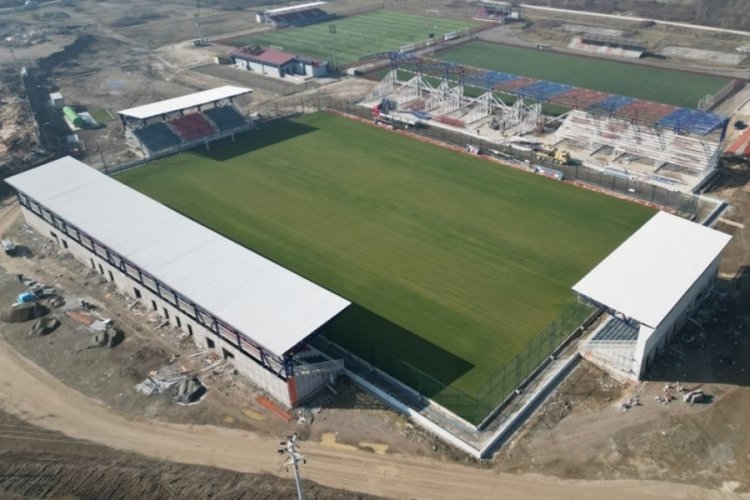 D&uuml;zcespor'un yedek stadı farklı bir havaya b&uuml;r&uuml;nd&uuml;