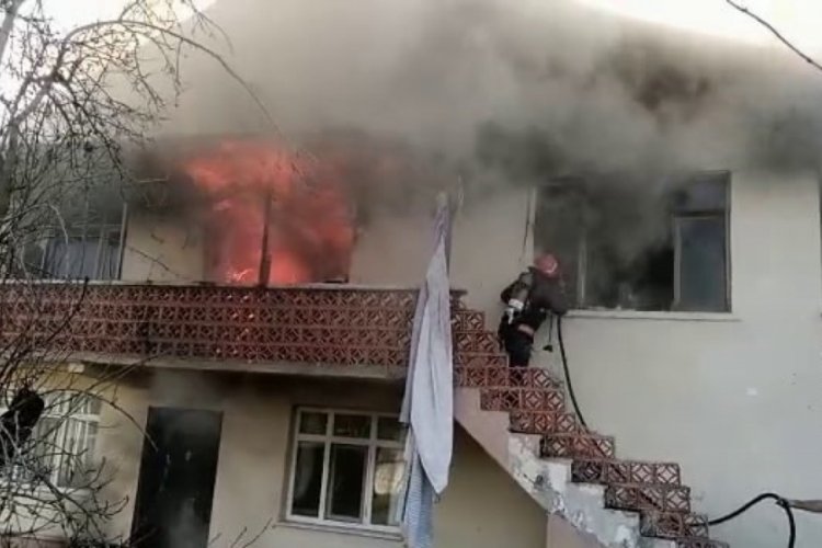 Sakarya'da evde &ccedil;ıkan yangında yaşlı adam hayatını kaybetti