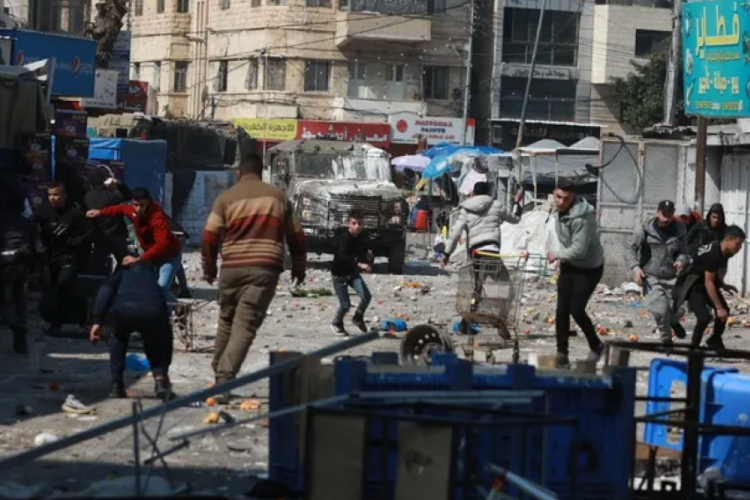 İsrail, Nablus'ta 10 Filistinliyi &ouml;ld&uuml;rd&uuml;, 102 kişiyi yaraladı