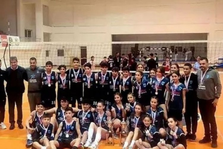 Kıbrıs'tan gelen voleybol takımının y&uuml;rek yakan hik&acirc;yeleri