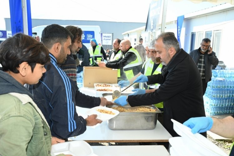 '&Ccedil;arklar durmasın' diye iş&ccedil;inin karavanası Bursa'dan