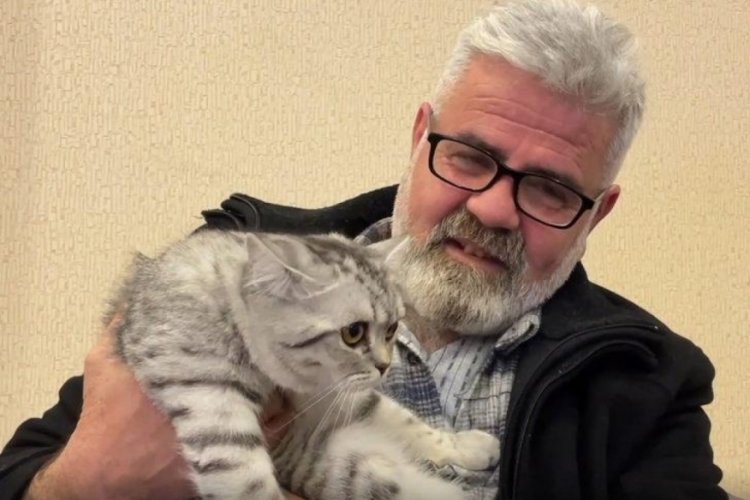 Depremzede 'Krem' &ouml;ğretmenevinin maskotu oldu