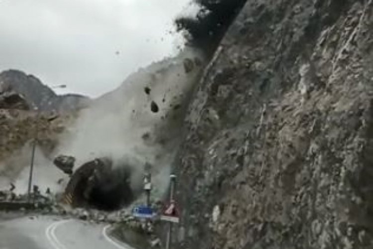 Artvin'de heyelan meydana geldi