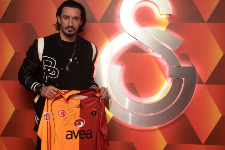 Hasan Kabze'den depremzedeler i&ccedil;in forma bağışı