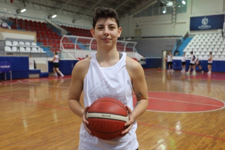 İzmit Belediyespor, Eda Şahin'i kadrosuna aldı