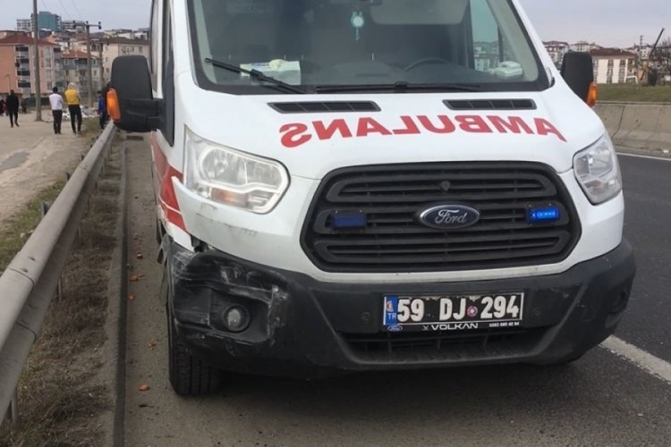 Tekirdağ'da korkutan kaza! Ambulans ile otomobil &ccedil;arpıştı