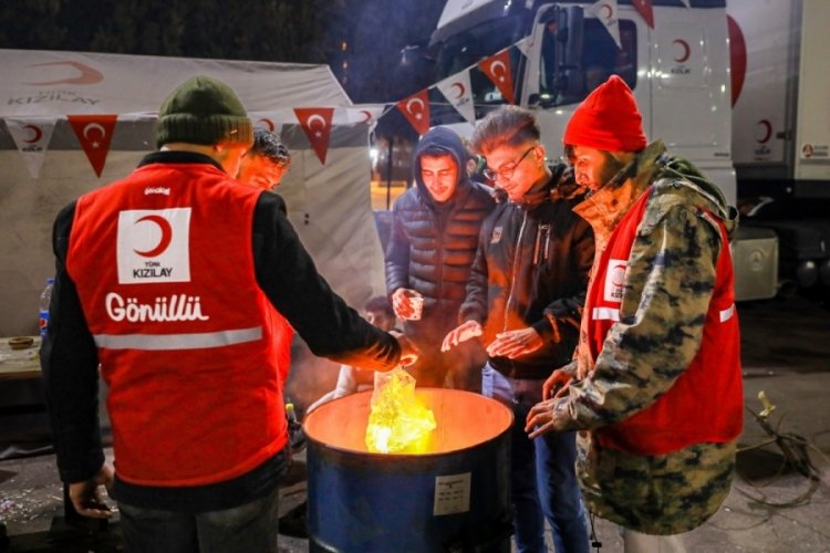 Kızılay'ın depremden etkilenen personel sayısını a&ccedil;ıkladı
