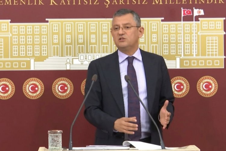 &Ouml;zg&uuml;r &Ouml;zel'den "&ccedil;adır" a&ccedil;ıklaması