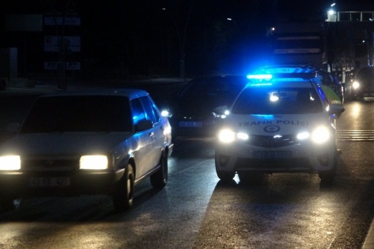 Uşak'ta aracın &ccedil;arptığı yaya ağır yaralandı
