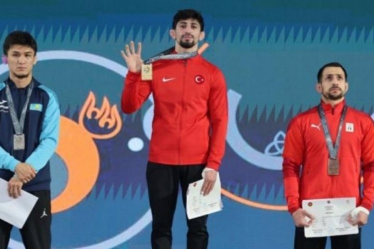 Milli g&uuml;reş&ccedil;i Kerem Kamal'dan Mısır'da altın madalya