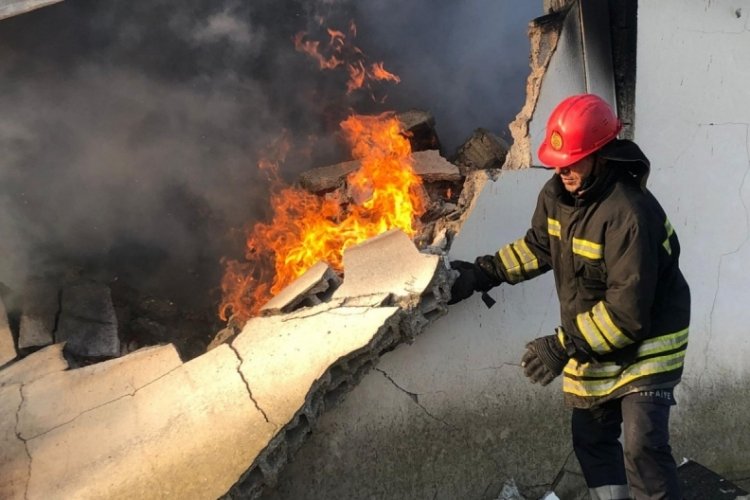 Şırnak'ta fabrika yangını