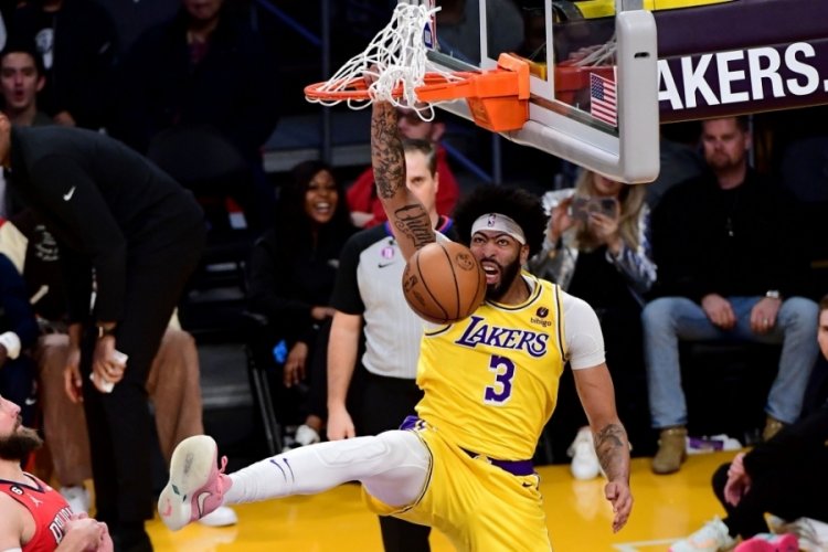 Lakers evinde Warriors'u yendi