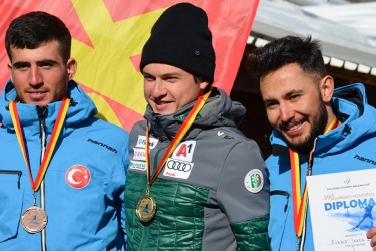 Kayaklı koşuda Erzurum Teknik &Uuml;niversitesi r&uuml;zgarı