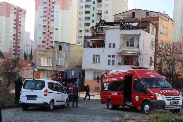 Samsun'da &ccedil;atı yangını!
