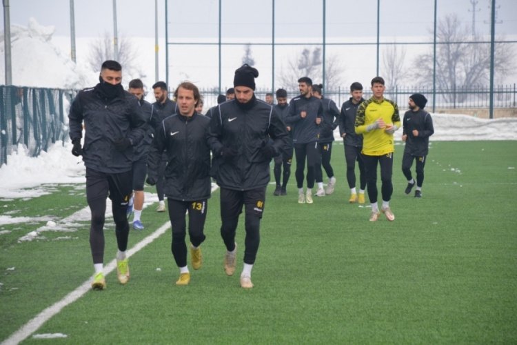 Muşspor ertelenen ma&ccedil;ın hazırlıklarını s&uuml;rd&uuml;rd&uuml;