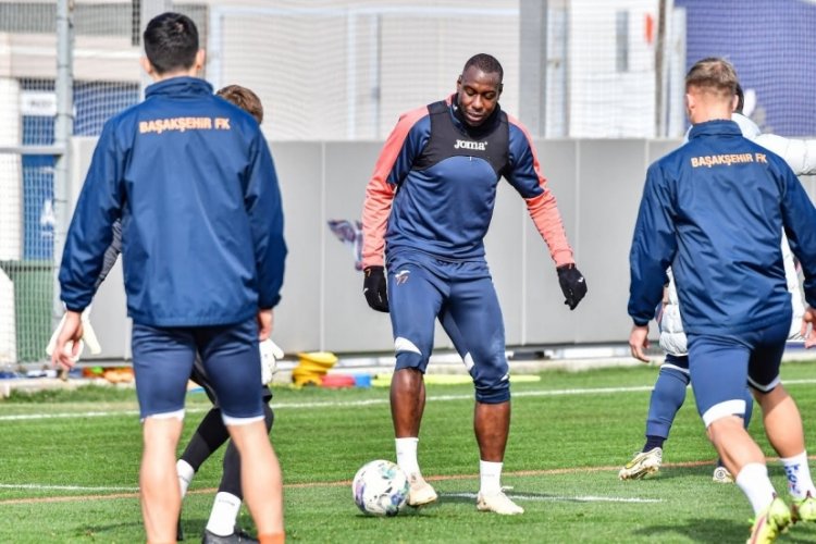 Başakşehir, Alanyaspor ma&ccedil;ı hazırlıklarını s&uuml;rd&uuml;rd&uuml;
