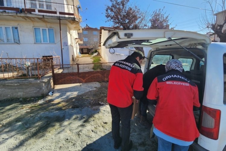 Orhaneli Belediyesi depremzelerin yaralarını sarıyor