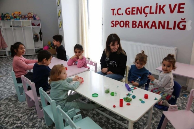 Tunceli'de depremzede &ouml;ğrenciler i&ccedil;in sınıf a&ccedil;ıldı