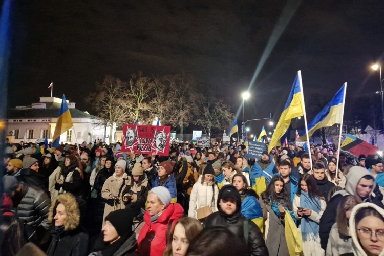 Polonya'da Rusya B&uuml;y&uuml;kel&ccedil;iliği &ouml;n&uuml;nde anma t&ouml;reni d&uuml;zenlendi