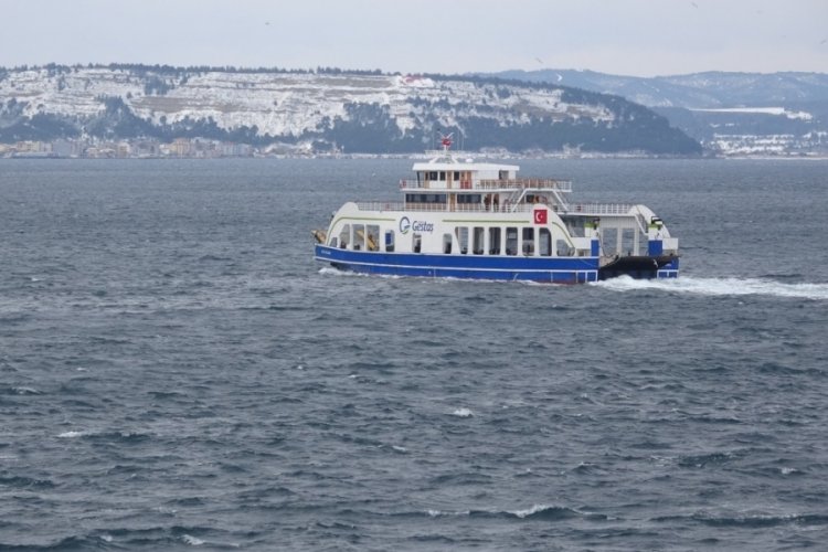 &Ccedil;anakkale'de feribot seferleri iptal edildi!