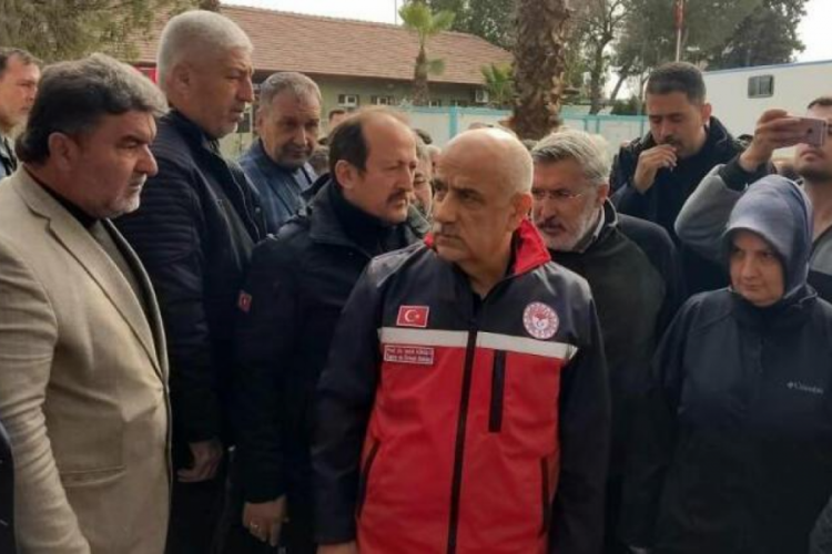 Bakan Kirişci: Deprem &uuml;lkesi olduğumuzu kabullenip buna g&ouml;re &ccedil;&ouml;z&uuml;mler &uuml;retmeliyiz