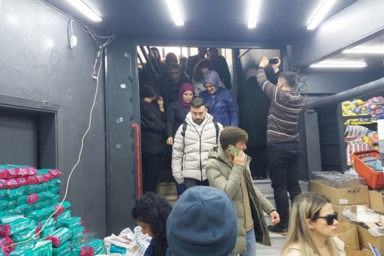 Tekirdağ'da indirim izdihamı, kapıları zor tuttular