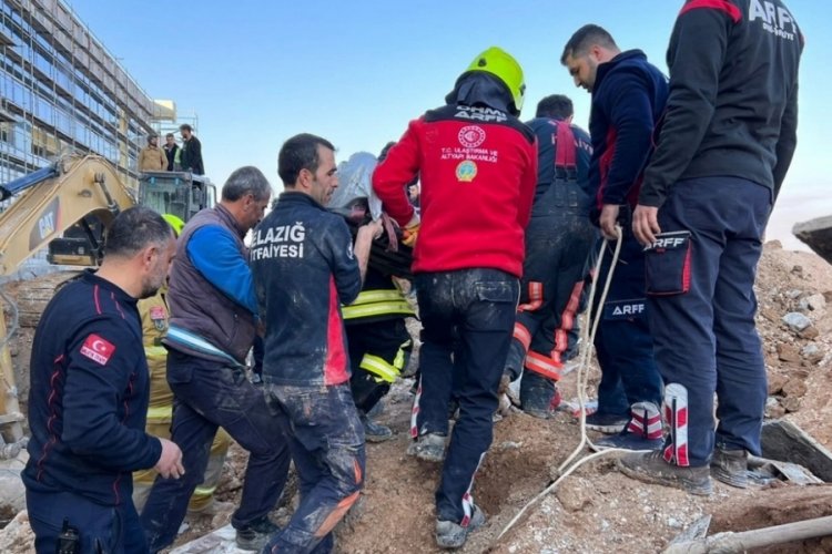 Malatya Havalimanı'nda toprak kayması! 2 kişi hayatını kaybetti