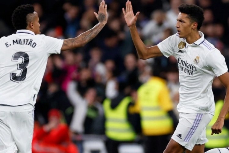 Madrid derbisi, Barcelona'ya yaradı!