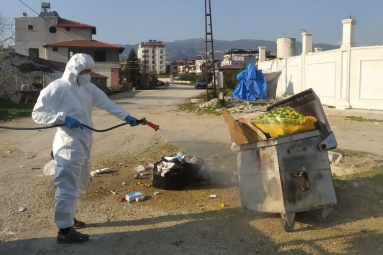 Bursa Osmangazi Belediyesi deprem b&ouml;lgesini ila&ccedil;lıyor