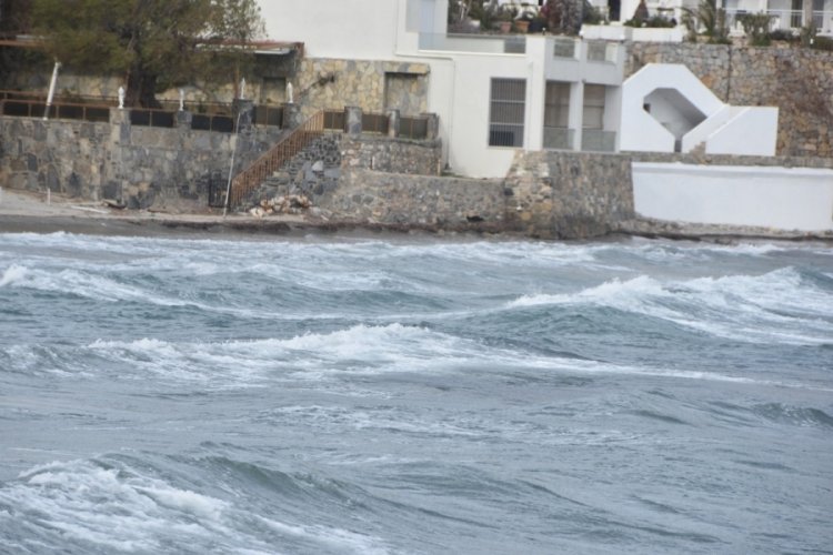 Muğla'da feribot seferlerine fırtına engeli