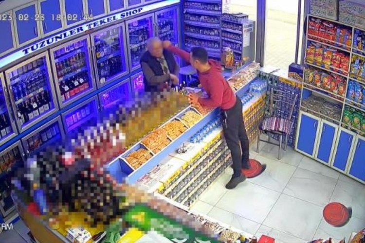 Balıkesir'de saldırgan, işyeri sahibinin şakağına &ccedil;akıyı sapladı
