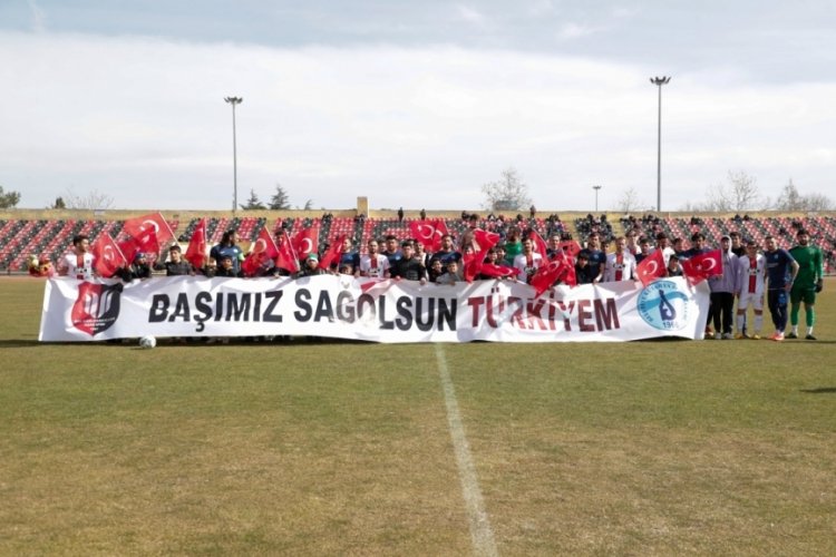 Belediye K&uuml;tahyaspor depremzedeler i&ccedil;in sahaya indi