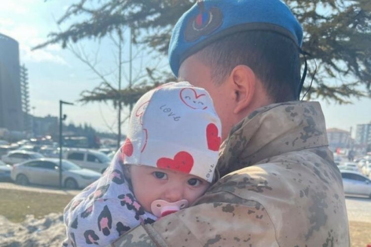 Malatya'da k&uuml;&ccedil;&uuml;k depremzede Mehmet&ccedil;ikle zaman ge&ccedil;irdi