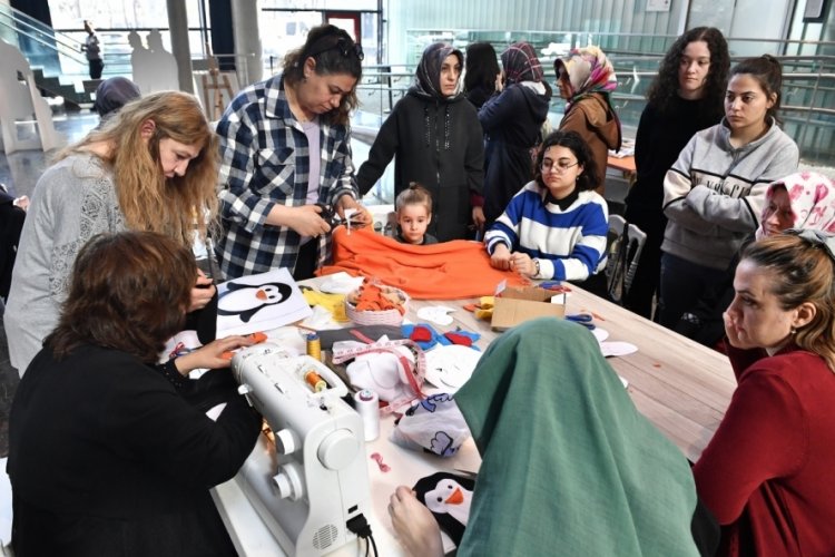 OSMEK depremzede &ccedil;ocuklar i&ccedil;in polar ile oyuncak yapma at&ouml;lyesi d&uuml;zenledi