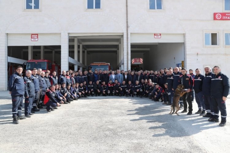 Mardin itfaiye ekipleri  49 yaralı vatandaşı enkaz altından kurtardı