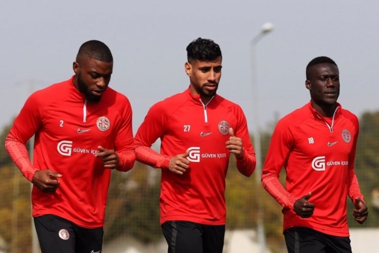 Antalyaspor, yenileme &ccedil;alışmasını ger&ccedil;ekleştirdi