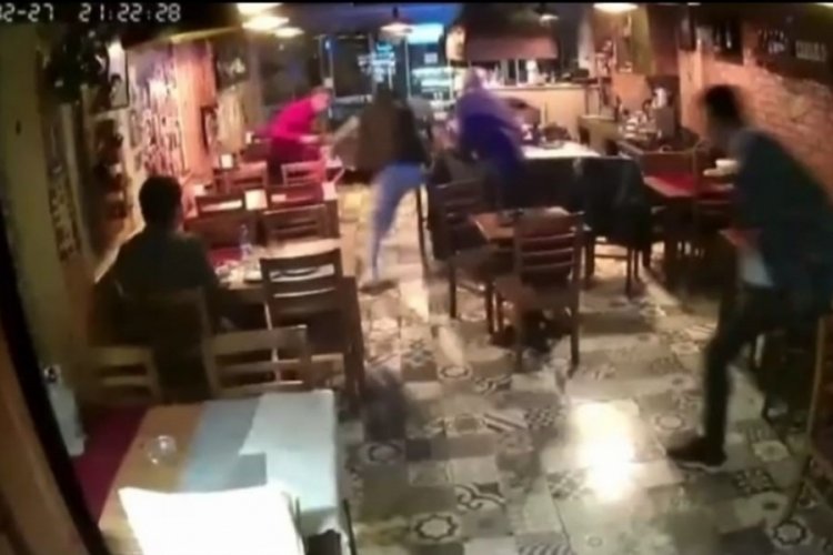 İzmir'de yaşanan depremde panik anları kamerada
