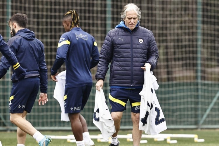 Fenerbah&ccedil;e, Kayserispor ma&ccedil;ı hazırlıklarını s&uuml;rd&uuml;rd&uuml;