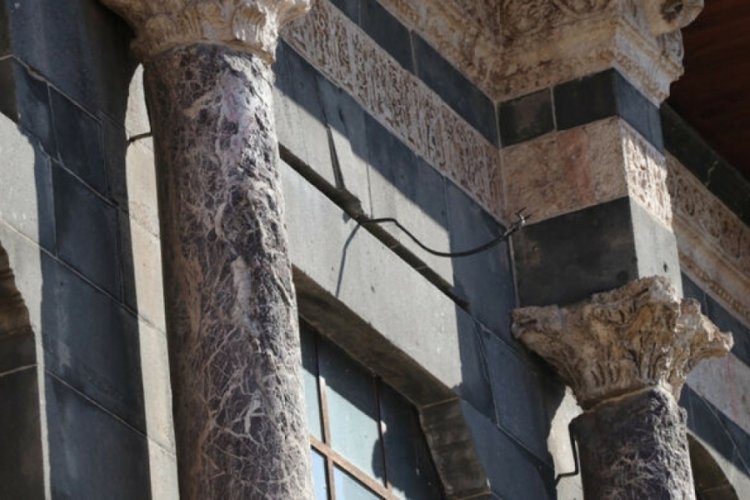 Diyarbakır'daki tarihi yapıların &ccedil;oğu depremde hasar almadı