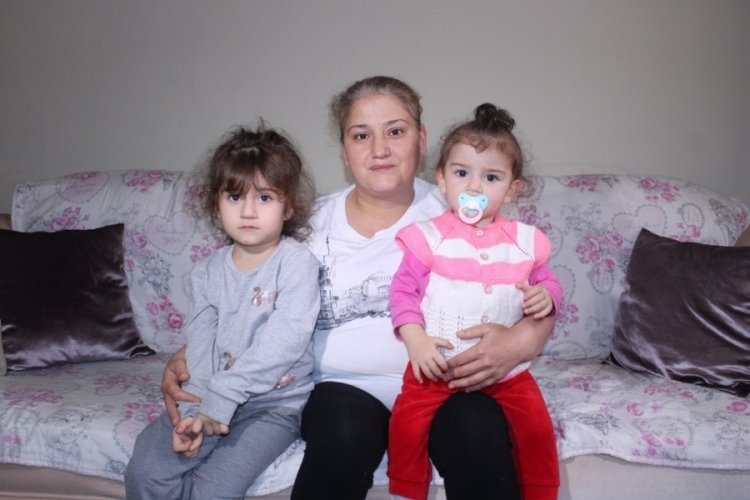 Yeni bir hayat kurmak i&ccedil;in iki kızı ile birlikte İzmir'e g&ouml;&ccedil; etti