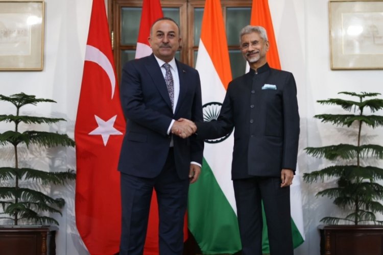 &Ccedil;avuşoğlu, Hindistan Dışişleri Bakanı Jaishankar ile bir araya geldi