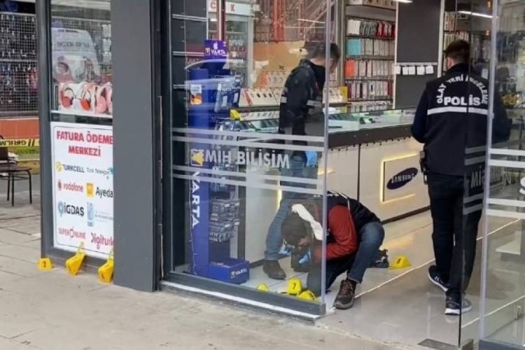 Pendik'te esnafa kurşun yağdırdı