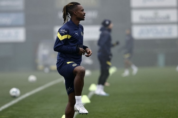 Fenerbah&ccedil;e, Kayserispor ma&ccedil;ı hazırlıklarını s&uuml;rd&uuml;rd&uuml;
