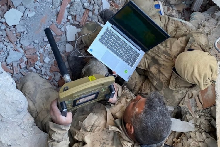 Siirt jandarması, enkaz altından 51 kişiyi kurtardı