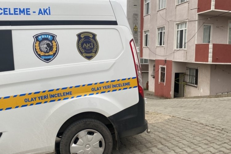 Kocaeli'nde bir şahıs evinde silahla başından vurulmuş halde bulundu