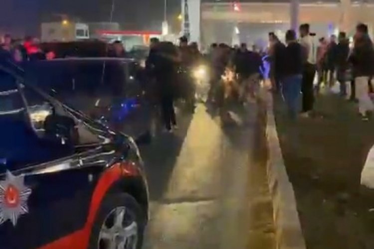 Elazığ'da trafikte yol verme kavgası: 3 g&ouml;zaltı
