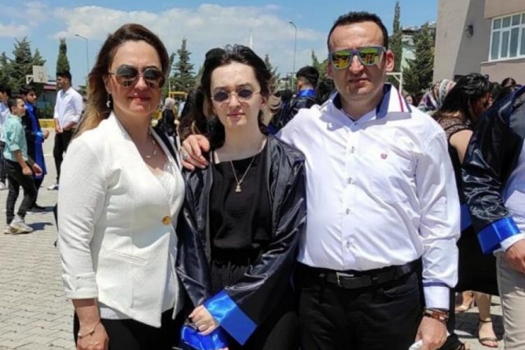 Hatay'da enkazdan yaralı olarak kurtarılan Sude'den haber alınamıyor