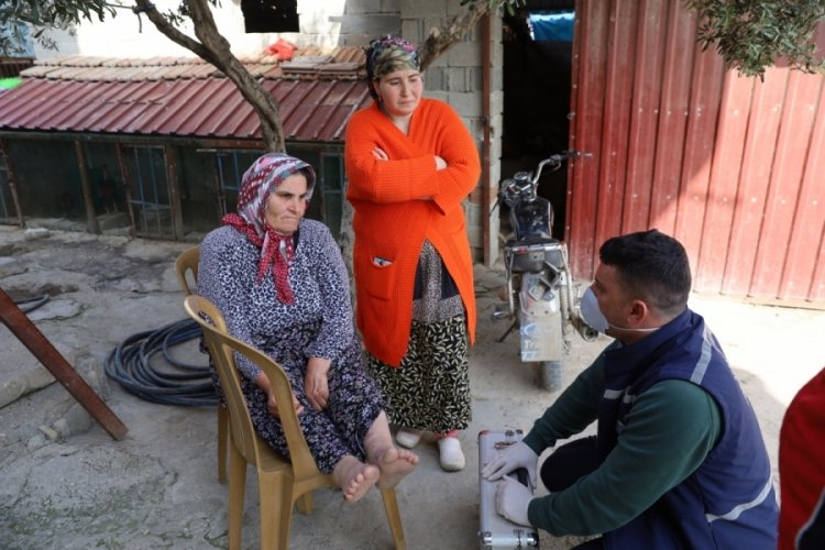 Bursa'da sağlık hizmetleri depremzedelerin ayağına gidiyor