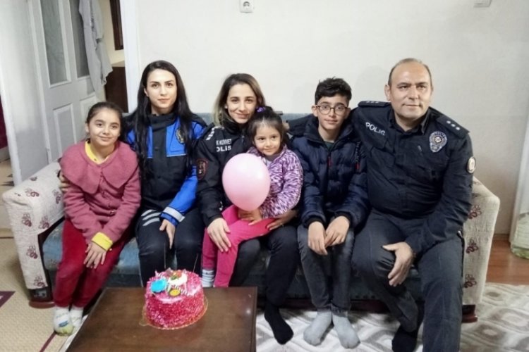 Polis ekiplerinden minik İlayda'ya doğum g&uuml;n&uuml; s&uuml;rprizi